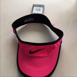 Nike Featherlight Dri-Fit Sun Visor